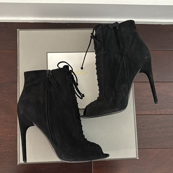 Tom Ford Black Suede Lace Up Open-Toe Booties (38) - Picture 3 of 8